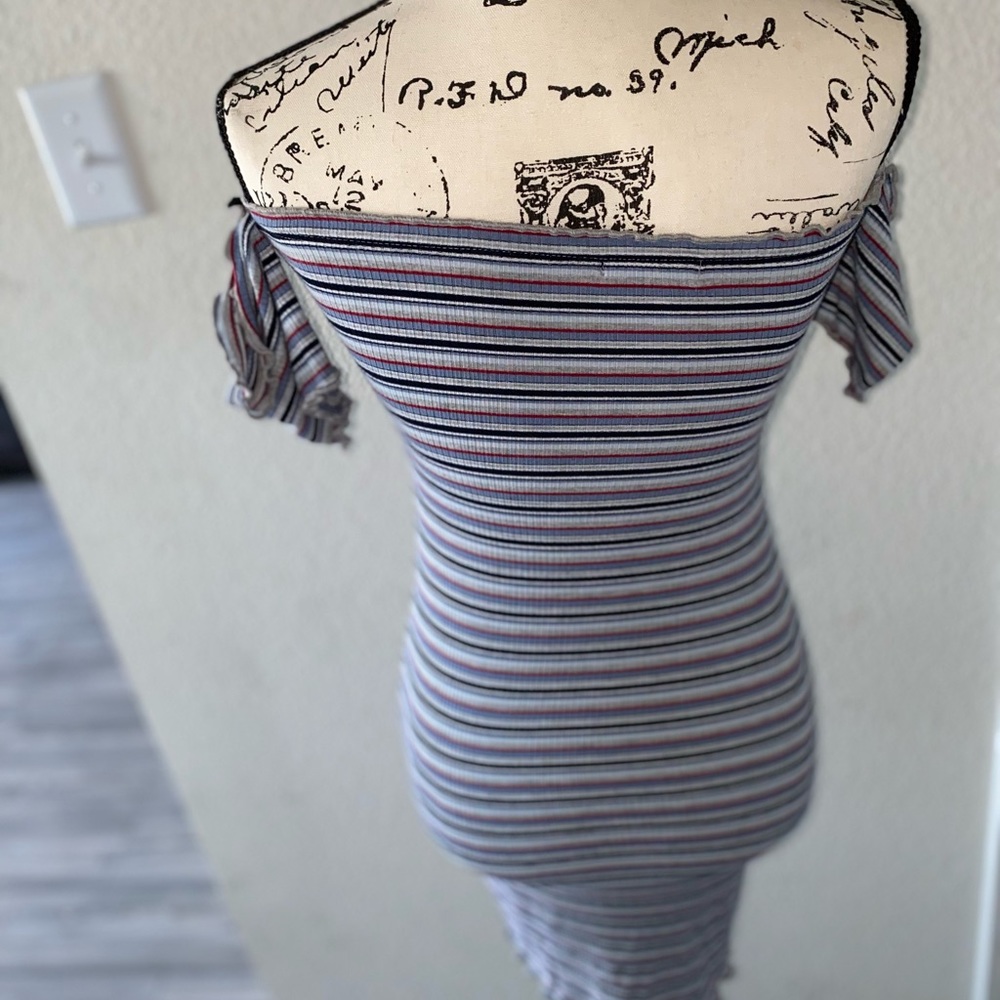 Dress - Picture 2 of 2
